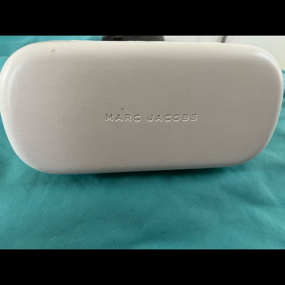 Marc Jacobs
MARC 118/S 271/2C